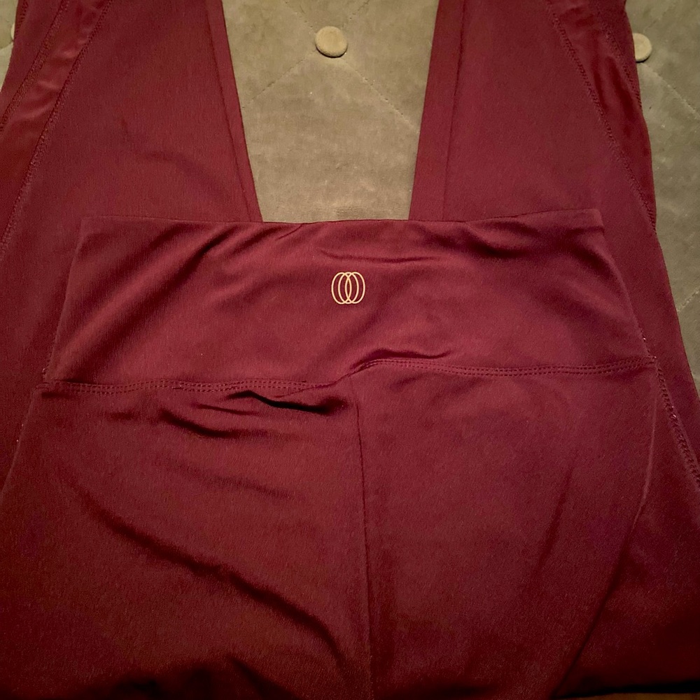 Maroon yoga pants size LG